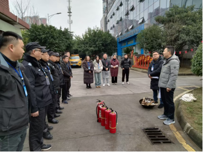 安全演練始于心  防范未然始于行——臨港公司電瓶車停車場(chǎng)起火應(yīng)急演練